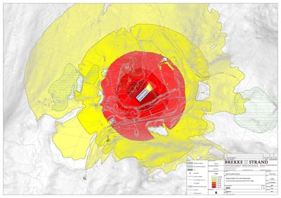 Situasjonsplan som viser et byggeområde med overlagte soner for støyspredning (rødt og gult område) basert på avstand fra en kilde.