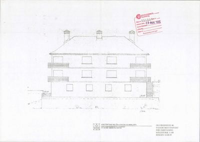 Fasadetegning av en bygning sett fra sydvest, med detaljer om vinduer, balkonger og tak.