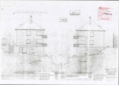 Fasadetegning som viser bygningens utseende fra to sider (Nordvest og Sydøst) med mål og detaljer.
