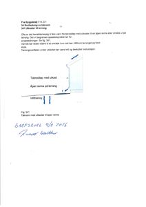 En teknisk detaljtegning (Fig. 341) som viser hvordan takvann med utkaster kan føres til en åpen renne på terreng, inkludert en illustrasjon av vannets løp og risiko for infiltrering.