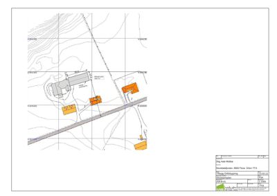 Situasjonsplan som viser tomtens beliggenhet, topografi (konturlinjer), eksisterende og planlagte bygninger, samt tilstøtende infrastruktur som vei.
