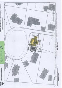Situasjonsplan som viser tomt, naboeiendommer og bygningers plassering med mål.