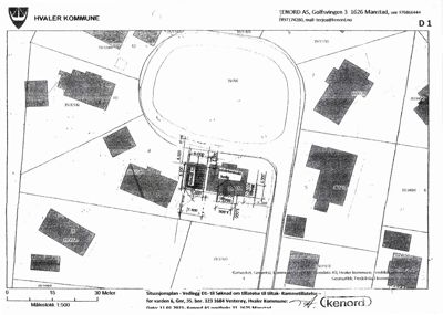Situasjonsplan som viser tomtens grenser, nabolag, veier og plassering av bygningene i forhold til hverandre.