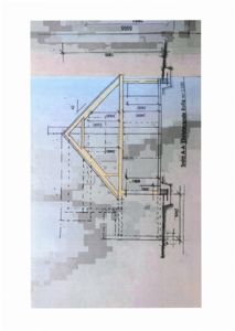 Snittegning (Snitt AA) som viser tverrsnittet av en eksisterende bolig, inkludert takkonstruksjon, veggtykkelse og grunnplan.
