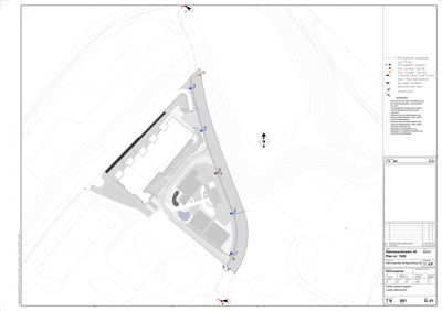 Situasjonsplan som viser bygningers plassering på tomten, tilknytning til vei (Hørrsandveien 30), og omgivelser med høydekurver.