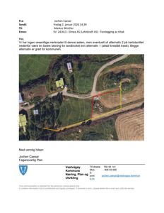 Et flyfoto av et landbruksområde med overlagte ruter som viser to alternativer (Alt 1 og Alt 2) for en byggetrasé.