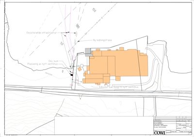Situasjonsplan som viser tomtens grenser, eksisterende infrastruktur, ny ledningsfrase og plassering av nytt ventilhus.