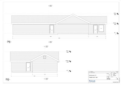 Fasadetegning som viser bygningens utseende fra nord og vest, inkludert mål på takhøyde, vinduer og dører.