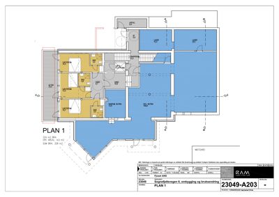 Etasjeplan (PLAN 1) som viser romfordeling, areal og funksjoner i en bygning.