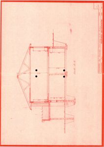 Snittegning som viser tverrsnittet gjennom en bygning, inkludert konstruksjon, takform og romfordeling.