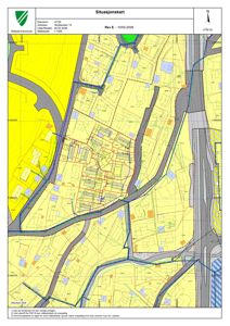 Situasjonskart som viser eiendommen med omgivende infrastruktur, vegnett og nabolag.