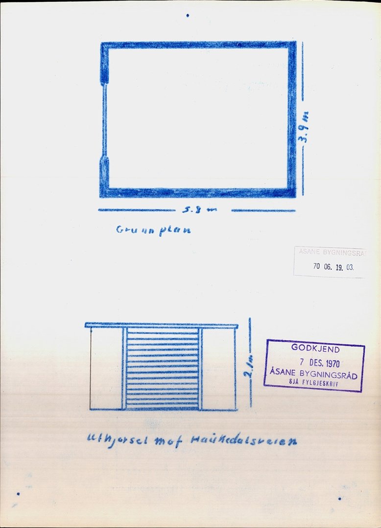 Bildet viser en tegning med to deler: øverst en grunnplan (5,8 m x 3,9 m) og nederst en utsjåning mot Haindalsveien (2,1 m bred).