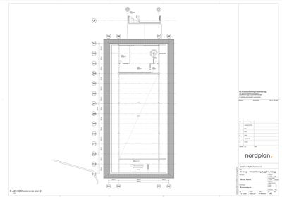 Etasjeplan (eksisterende plan 2) som viser romfordeling, vegger og dører i et bygg.