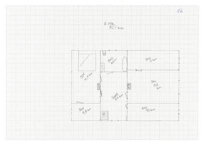Håndskrevet etasjeplan (2. etasje) som viser romfordeling, romarealer og døråpninger.