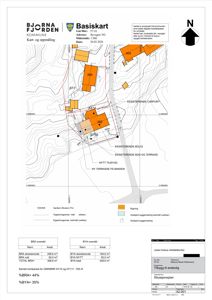 Situasjonsplan (Basiskart) som viser eksisterende og planlagt bebyggelse, eiendomsgrenser og arealoversikt.