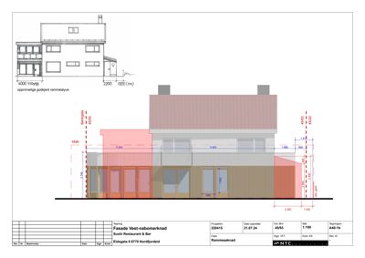 Fasadetegning som viser oppriss av bygningens front med mål, fargeindikasjoner og konstruksjonsdetaljer.