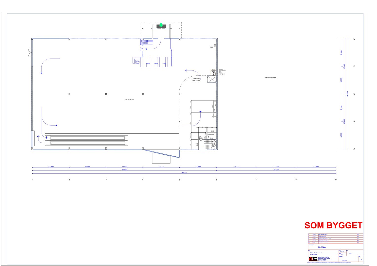 Plantegning som viser romfordeling, vegger, dører og innredning for et bygg.