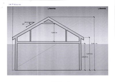 Snittegning som viser tverrsnittet av en bygning med mål på høyder og takhelling.