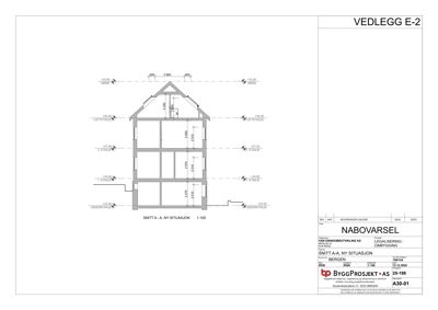 Snittegning (SNITT A-A) som viser bygningens høydeprofil, etasjer og konstruksjon.