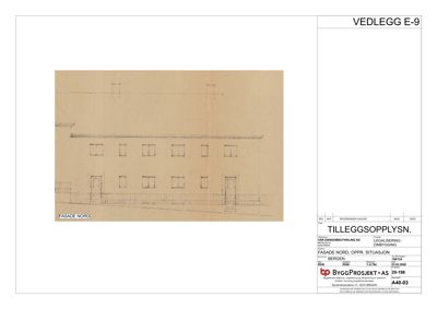 Fasadetegning av bygningens nordside med vinduer, dører og taklinje