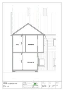 Snittegning (SNITT A-A) som viser tverrsnittet av en bygning med romfordeling (BAD, KJØKKEN, SOVEROM) og konstruksjonsdetaljer.