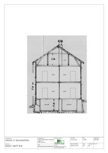 Snittegning av en eksisterende bygning som viser romfordeling (kjeller, stue, loft) og takkonstruksjon.