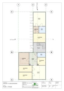 Etasjeplan (PLAN 1. ETASJE) som viser romfordeling, arealer og funksjoner i et hus.
