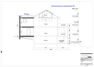 Oppriss (fasadetegning) som viser bygningens høyde, etasjer, takform og dimensjoner.