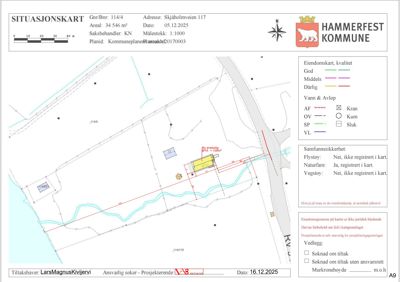 Situasjonskart som viser eiendomsforhold, vann- og avløpsanlegg samt bygningens plassering på tomten.
