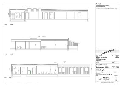 Snittegning (Snitt A, B og C) av Nubben Barnehage som viser innvendig høyder, romfordeling og konstruksjon.