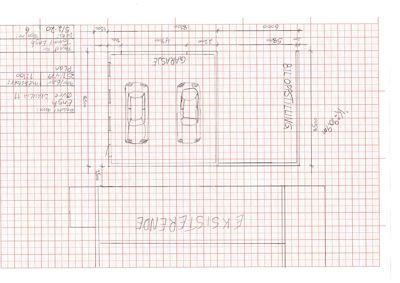 Situasjonsplan som viser biloppstilling og garasje i forhold til eksisterende bygning.