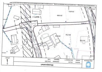 Situasjonsplan som viser eiendomsnummer, adresser, naboeiendommer og bygningsplasseringer.