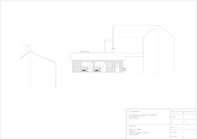 Fasadetegning som viser bygningens utseende fra utsiden, inkludert en garasje.