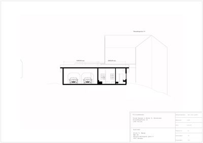 Snittegning som viser tverrsnitt av en bygning med garasje og etasjeoppdeling.