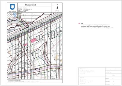 Situasjonskart som viser eiendomsnummer, adresse, naboeiendommer og bygningers plassering i forhold til hverandre.