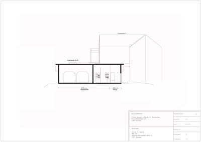 Etasjeplan eller romfordeling for en bygning med angitte mål og romnavn.