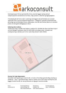 Situasjonsplan som viser bygningens plassering i forhold til eiendomsgranser og jordbruksareal.