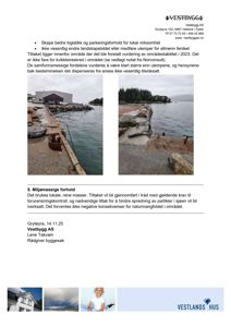 To fotografier av et kystområde med en betongmur, vann og en bygning i bakgrunnen.