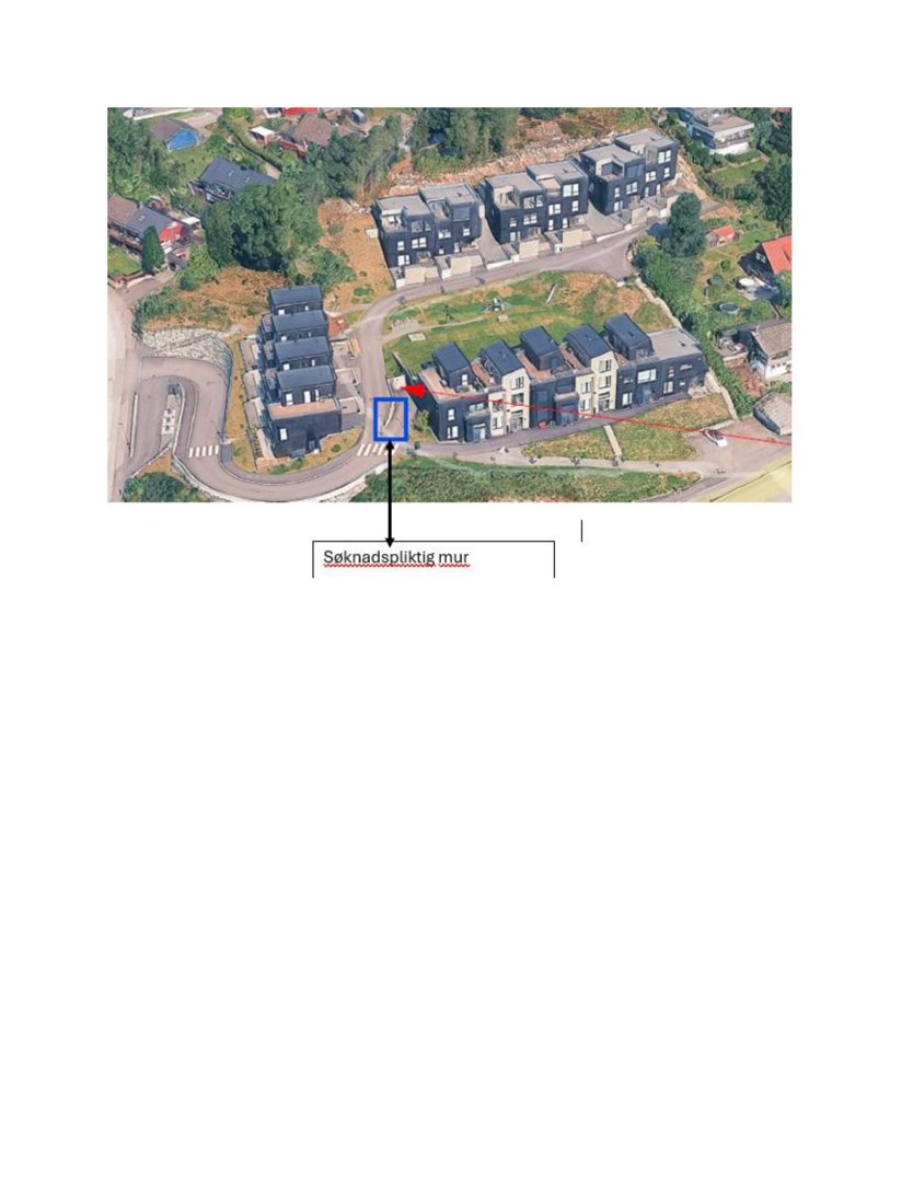 Luftfoto av et boligfelt med overlagte markeringer (blå boks, pil, tekst) som peker på en spesifikk mur.