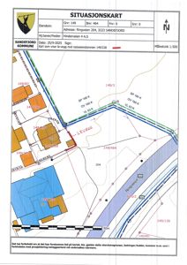 Situasjonskart som viser eiendomsgranser, naboeiendommer, veier og ledninger for Ringelveien 204 i Sandefjord.