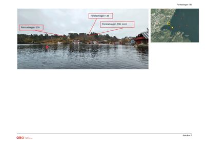 Fotografi av et vassdrag med hus langs bredden, merket med adresse 'Førstadvegen 130, tommt' og andre naboadresser.