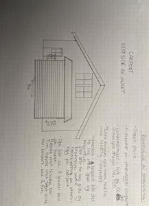 Tegning som viser fasade på en carport sett fra vestsiden av huset, med mål og beskrivelse av materialer.