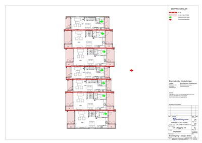 Etasjeplan med romfordeling, brannsymboler og branntekniske forutsetninger for et fleretasjes bygg.