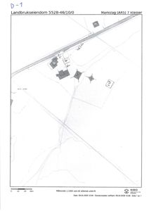 Situasjonsplan (tomtekart) som viser eiendomsnummer, markslag, bygninger, vegger og skogareal.