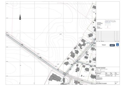 Situasjonsplan som viser topografi (konturlinjer), eksisterende og planlagt bebyggelse, veier og infrastruktur i området.