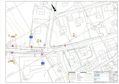 Situasjonsplan som viser tomtens beliggenhet i forhold til nabolag, veier og topografi.