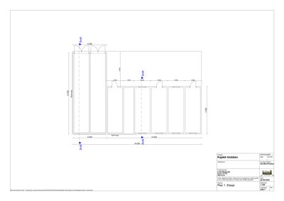 Tegning som viser et tverrsnitt (snitt) gjennom en bygning, med mål på høyder, bredder og plassering av stiger.