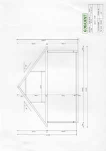 Snittegning som viser tverrsnittet av en bygning, inkludert takkonstruksjon, veggtykkelse og dimensjoner.