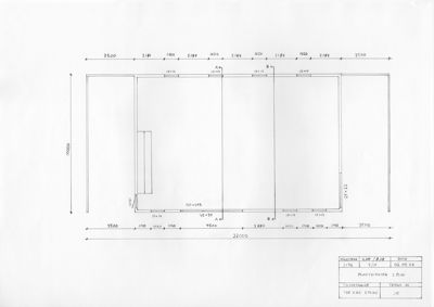Etasjeplan (1. plan) med romfordeling, dimensjoner og konstruksjonsdetaljer.