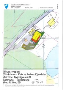 Situasjonsplan som viser tomtens grenser, bygningers plassering og forhold til omgivelsene.